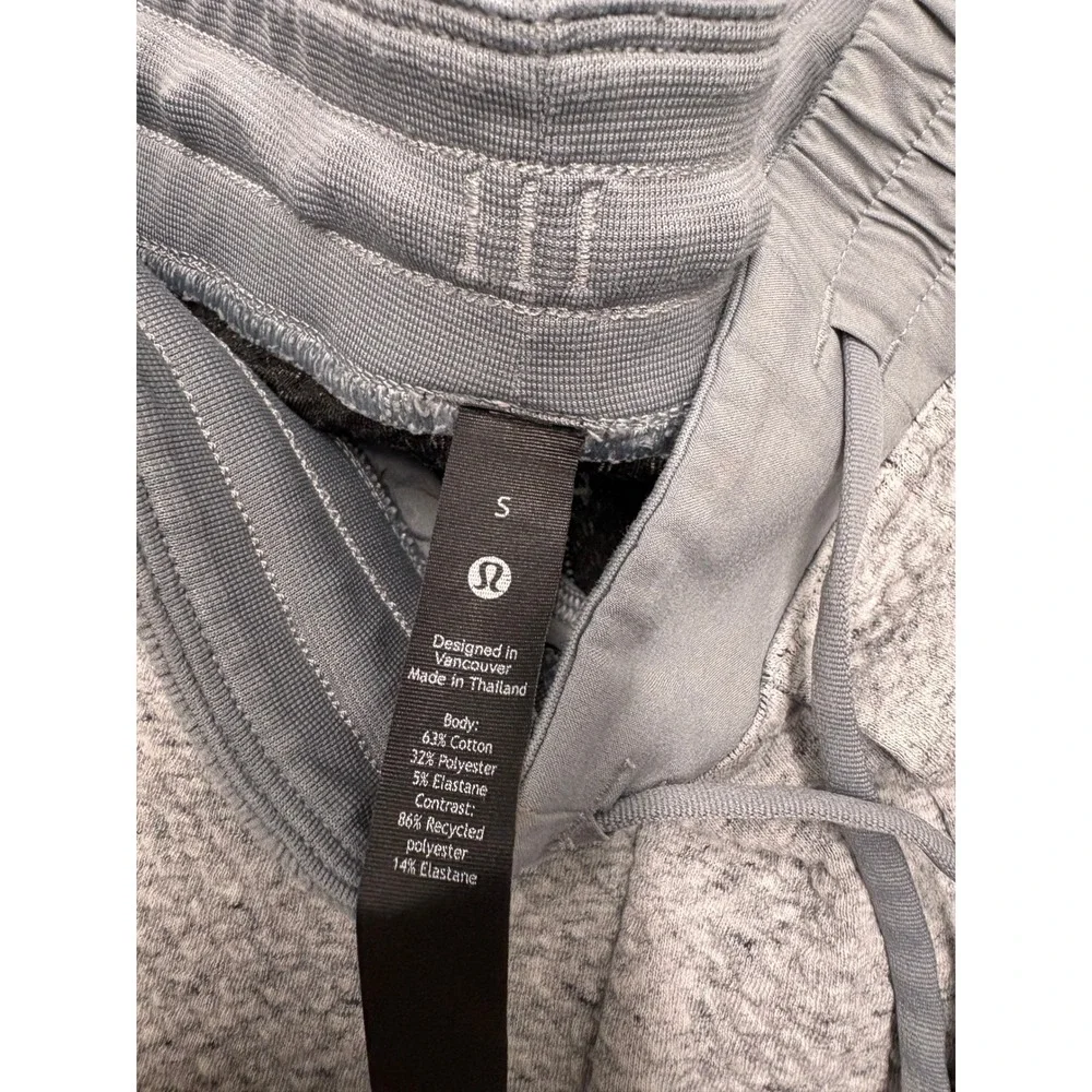 Lululemon At Ease Short Grey Heather Textured Knit Mens Size Small Drawstring